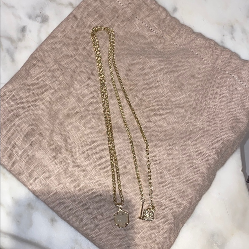 Kendra Scott necklace